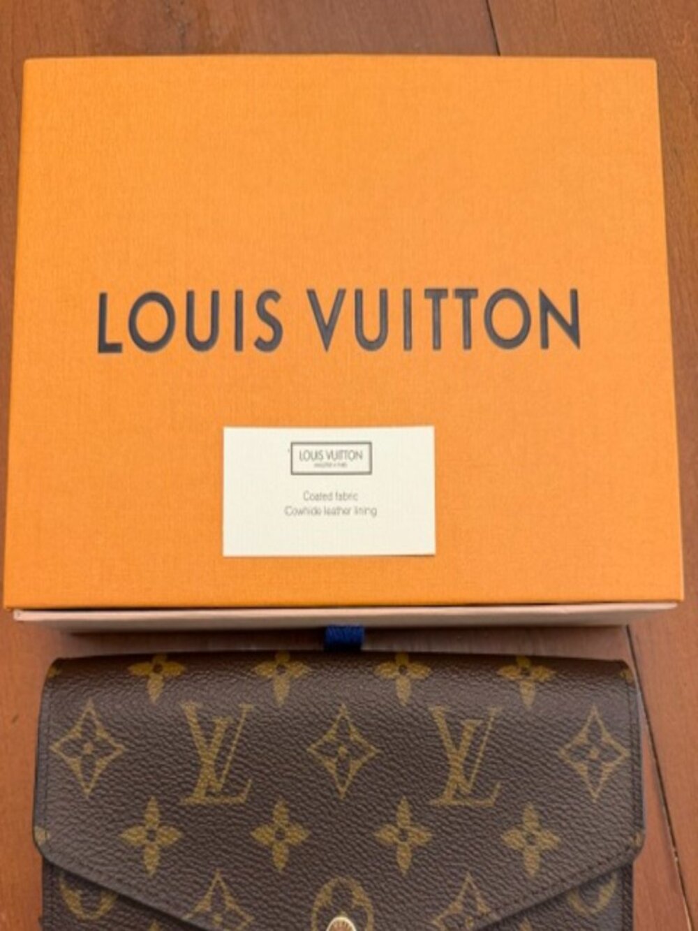 NWOT Louis Vuitton Sarah Wallet